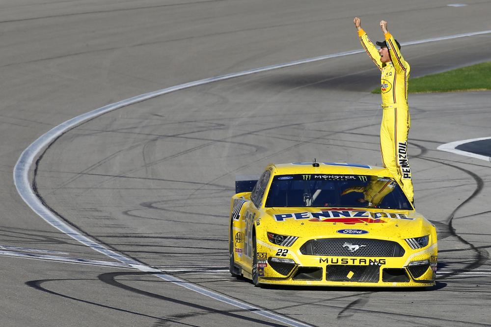 Roush Yates Engines и видеоизмерительная система Nikon работают на двигатели NASCAR